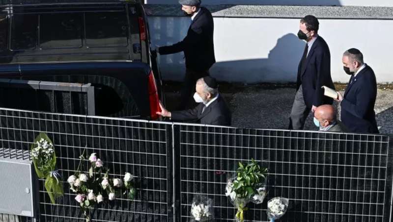 Церемония прощания перед вылетом самолета в Италии. dqxikeidqxitkant