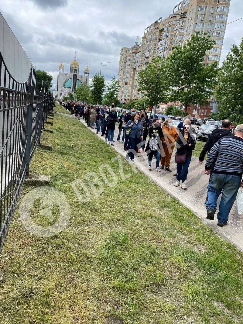 Очередь за прививкой dqxikeidqxiqqeant