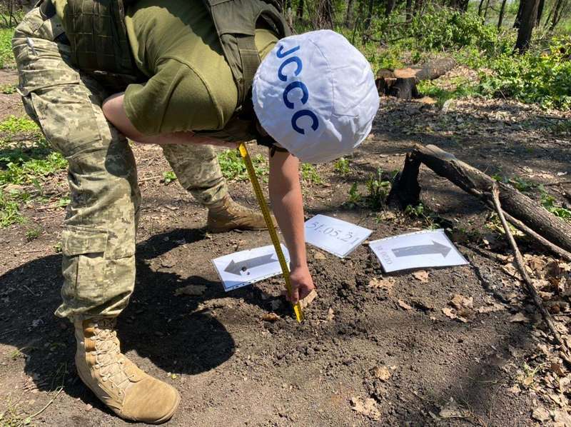 Террористы "ДНР" заминировали окрестности Майорска из запрещенного оружия. Фото
