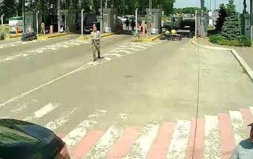 Захват "Столичного": рейдеры запугивают фермеров, а титушки – мародерят павильоны dqxikeidqxitkant