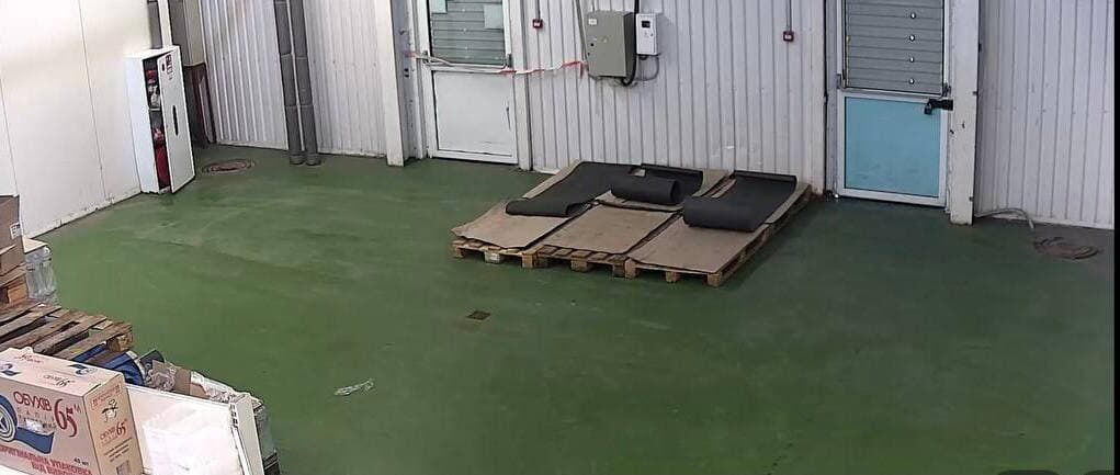 Захват "Столичного": рейдеры запугивают фермеров, а титушки – мародерят павильоны