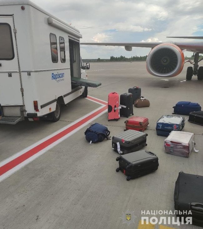 Неизвестный минировал рейс Тбилиси-Киев, - Нацполиция 03