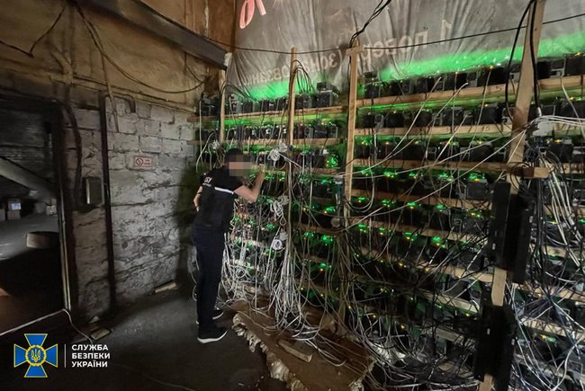 Незаконную майнинг-ферму, подключенную к трансформаторной подстанции, выявили на Днепропетровщине, - СБУ 04