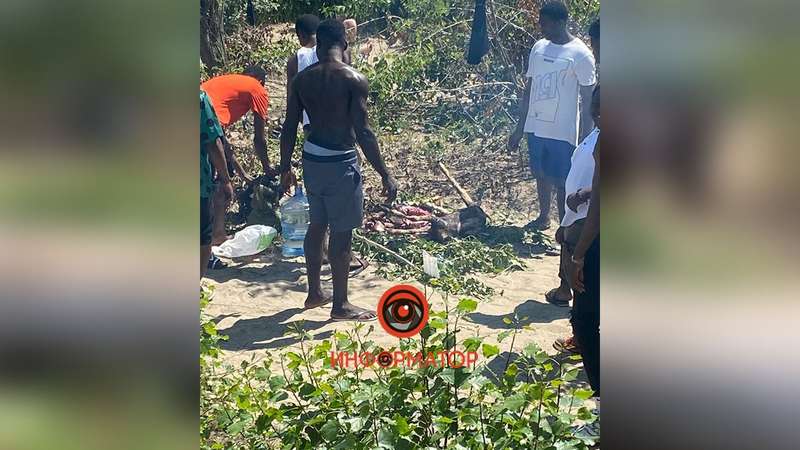 В Днепре на пляже 12 иностранцев убивали и сжигали коз (фото) - 1 - изображение dqxikeidqxitkant