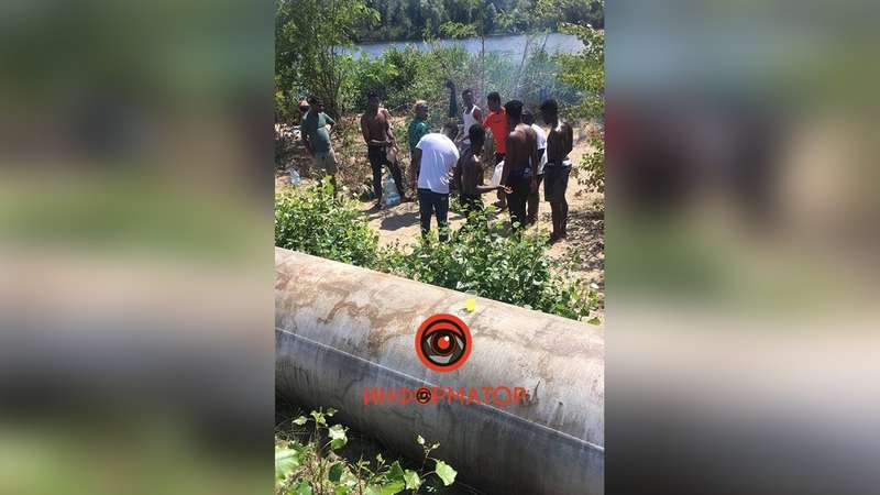 В Днепре на пляже 12 иностранцев убивали и сжигали коз (фото) - 2 - изображение