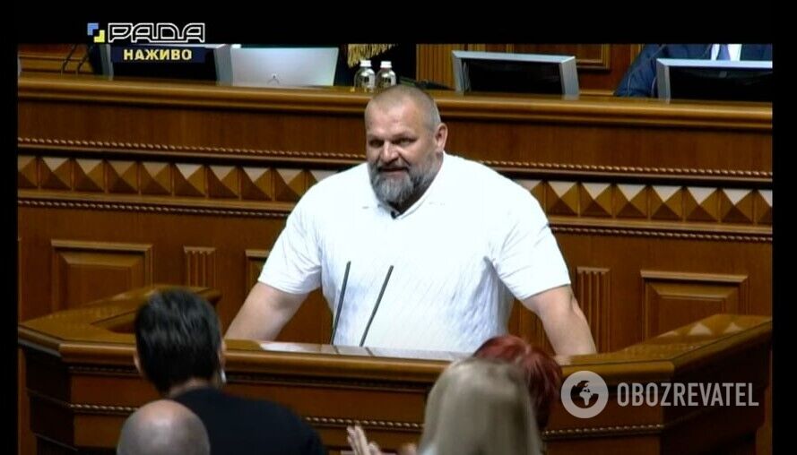 Вирастюк присягу под крики dqxikeidqxitkant