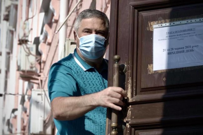 Заместитель председателя ОАСК Аблов ездит на золотом Porsche 02 dqxikeidqxiqqeant