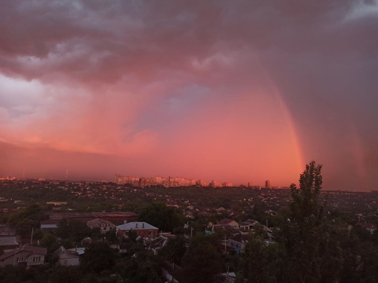 Небо над Днепром после ливня.