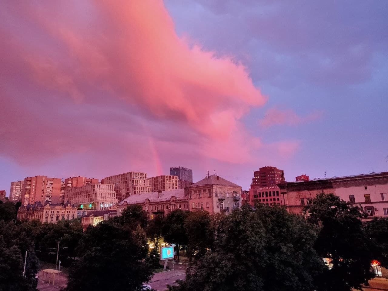 Небо над Днепром после ливня.