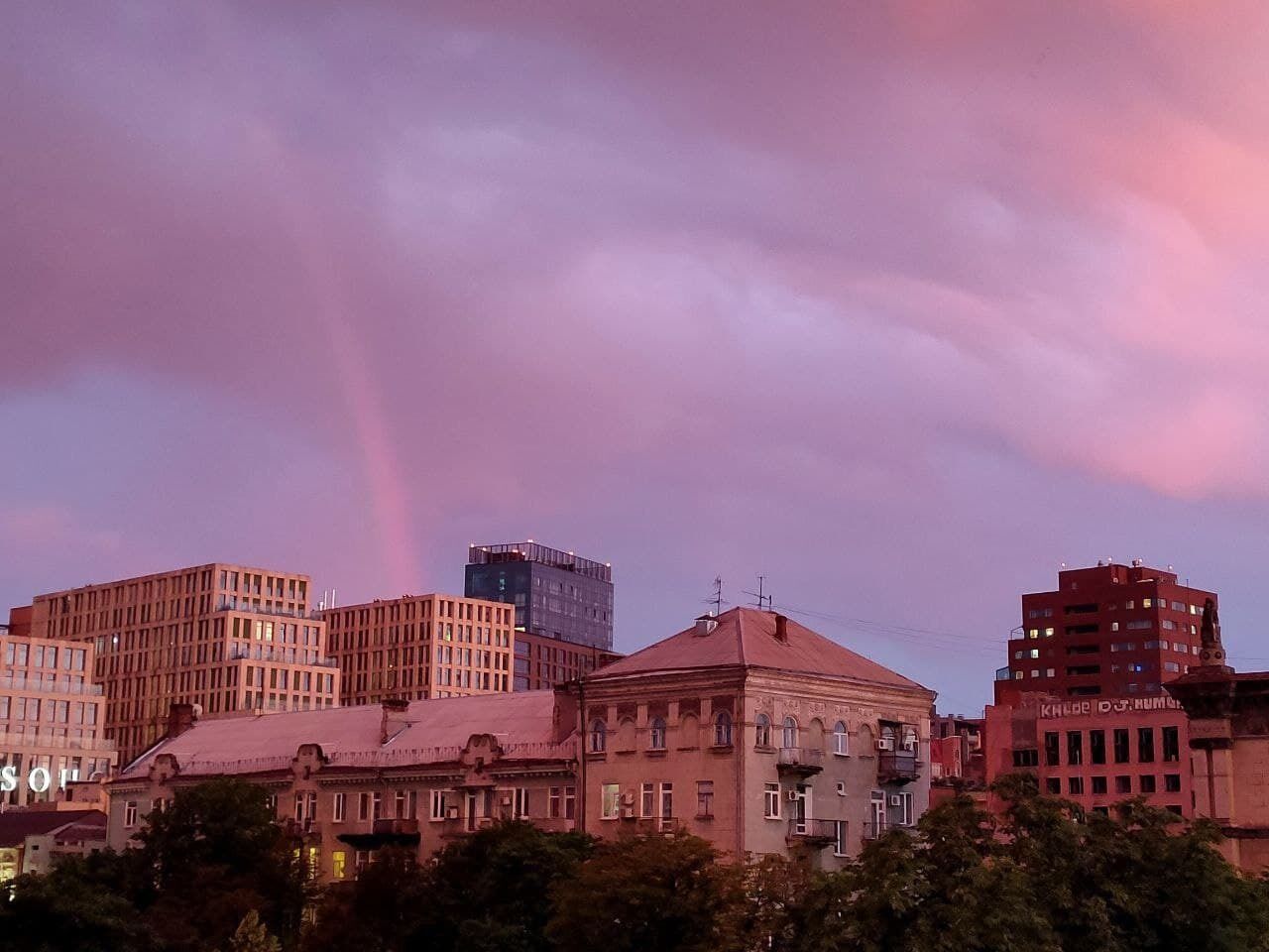 Небо над Днепром после ливня.