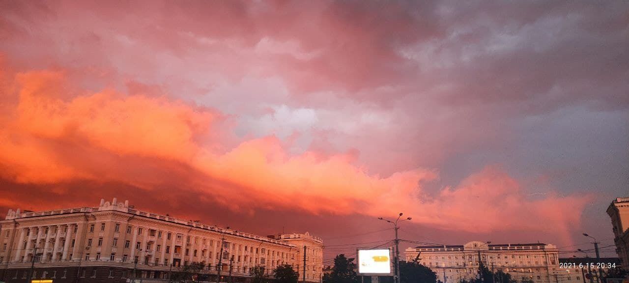 Небо над Днепром после ливня.