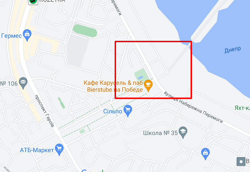 Авария произошла рядом с бульваром Славы.