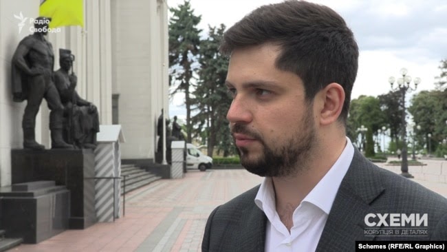 Те, що нардепи тепер мають погоджувати свої візити на Банкову й отримувати дозвіл, «Схемам» підтвердив «слуга народу» Олександр Качура