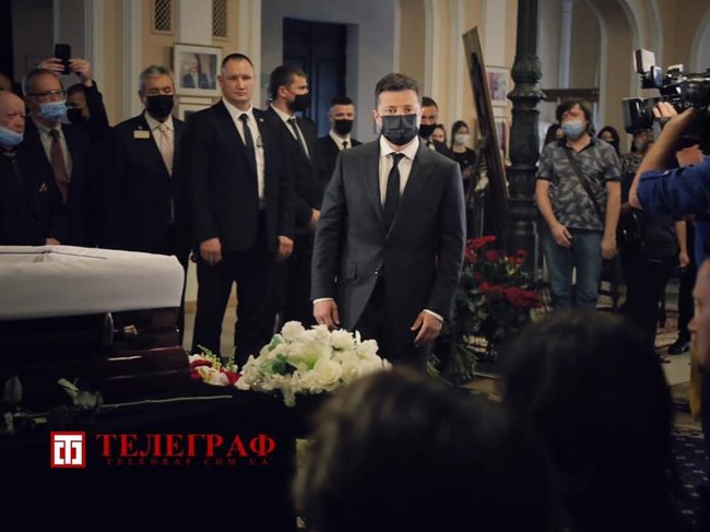 Хореографа Чапкиса похоронили в Киеве. Попрощаться с ним пришел Зеленский. 07