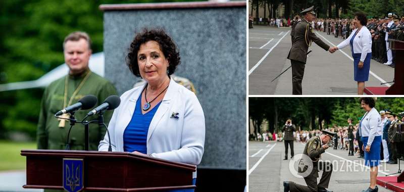 Во время вручения меча британской королевы dqxikeidqxitkant