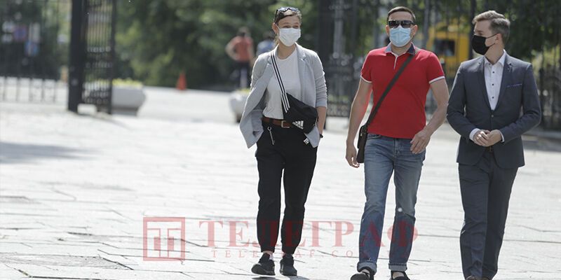 Дугарь сопровождали адвокаты.