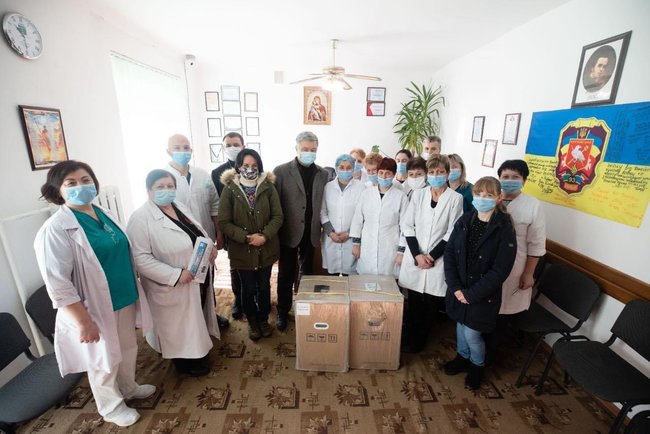 Каждый из нас перед вами в долгу: Медики отмечают сегодня профессиональный праздник 02