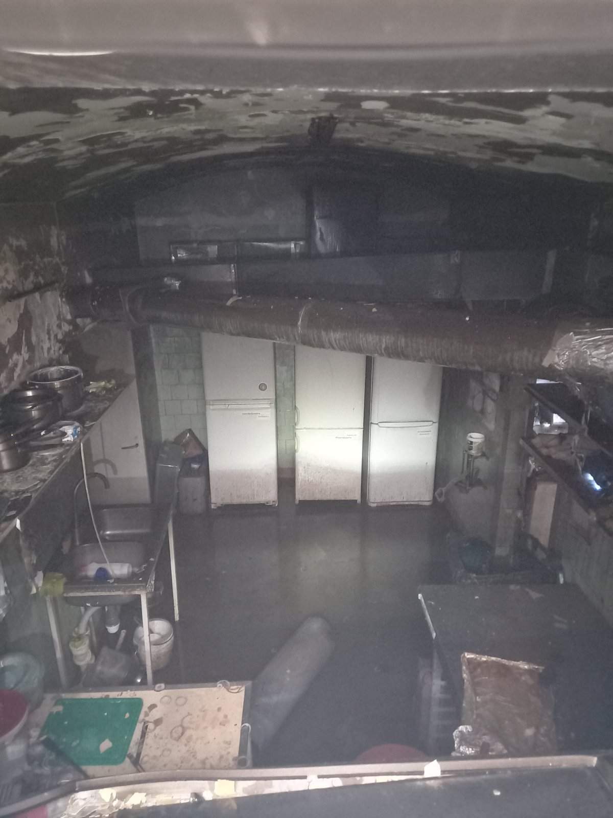 У Львові трапилась нищівна пожежа в закладі Kraft Burger: фото dqxikeidqxiqqeant