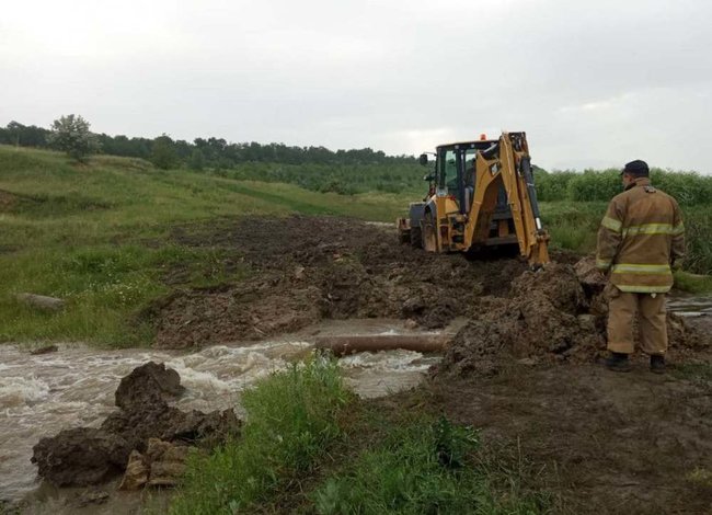 Из-за сильных ливней возникла угроза прорыва дамбы на Одесчине 02 dqxikeidqxiqqeant