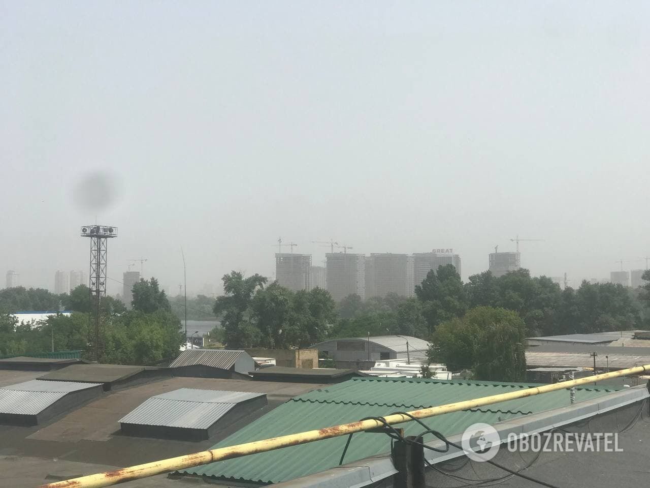 Киев накрыл смог. dqxikeidqxitkant