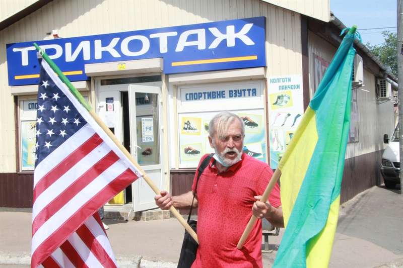 «Вон московских попов!». В Нежине на Крестном ходе УПЦ произошла потасовка с верующими (фото, видео) - 5 - изображение