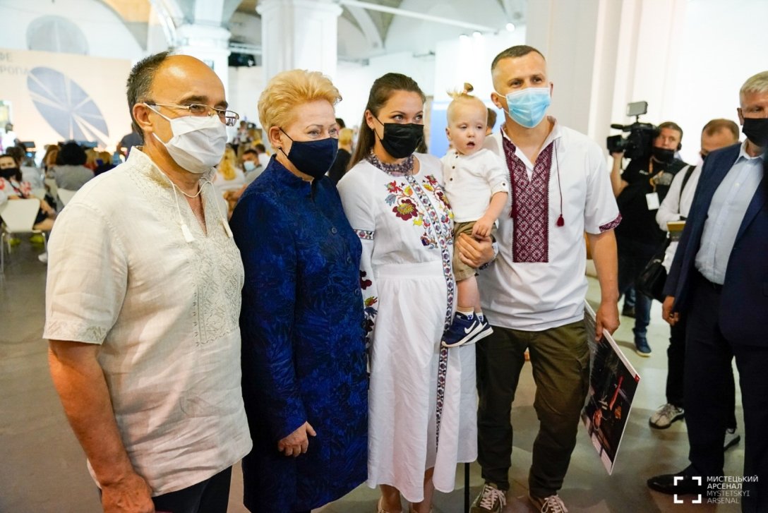 Даля Грибаускайте, экс-президент Литвы, книга "Большая президентка маленькой страны", издательство "Наш Формат", Книжный Арсенал