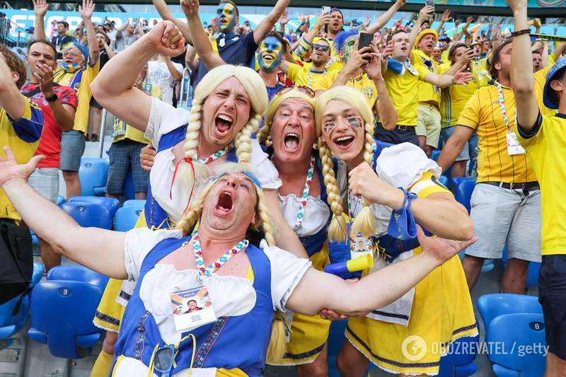 Фанаты сборной Швеции.