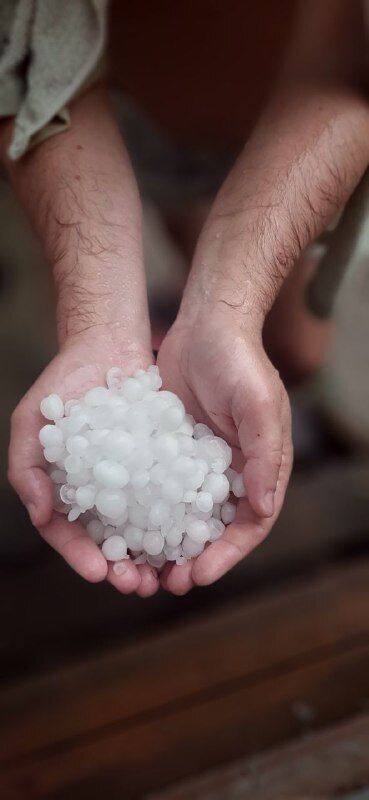 В Херсоне выпал крупный град