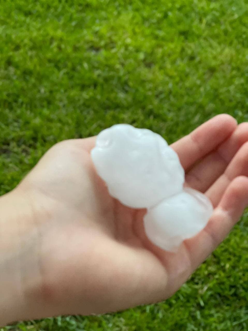 Киевскую область накрыл гигантский град. dqxikeidqxitkant