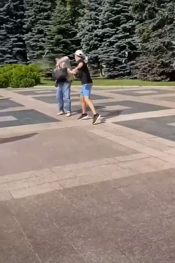 Момент нападения на Родзинского. dqxikeidqxiqqeant