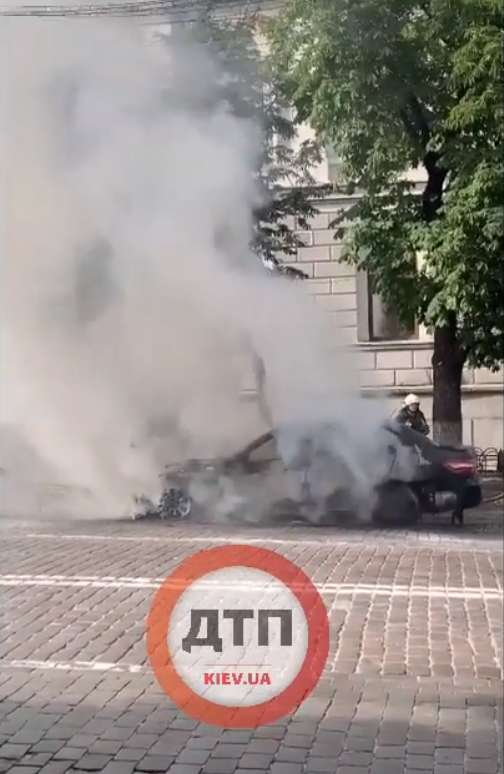 Спасатели потушили пожар.