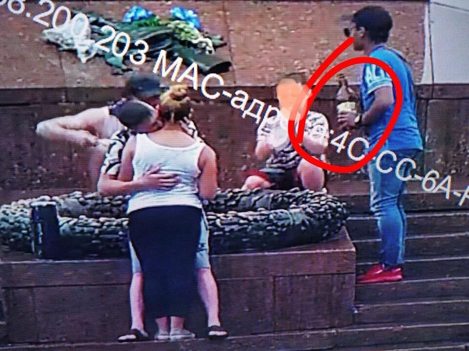 Компания жарила мясо и пила пиво dqxikeidqxitkant