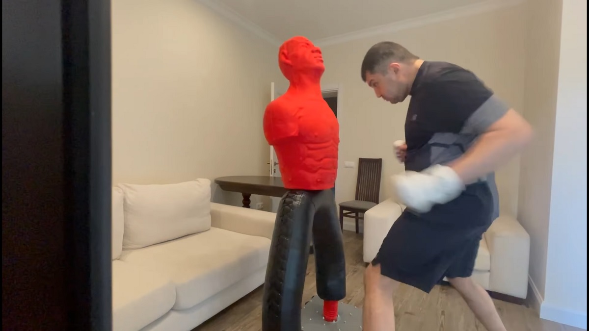 Экс-замгенпрокурора показал стиль «тбилисских уличных боёв 90-х» - 1 - изображение dqxikeidqxitkant