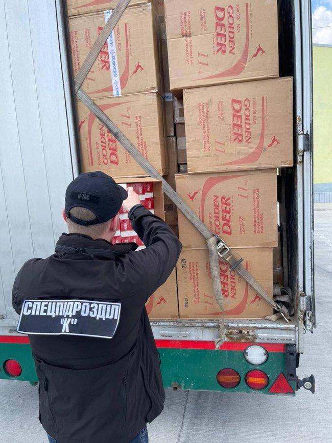 В Украину пытались ввезли контрабандных сигарет на $160 тыс, партия изъята 02