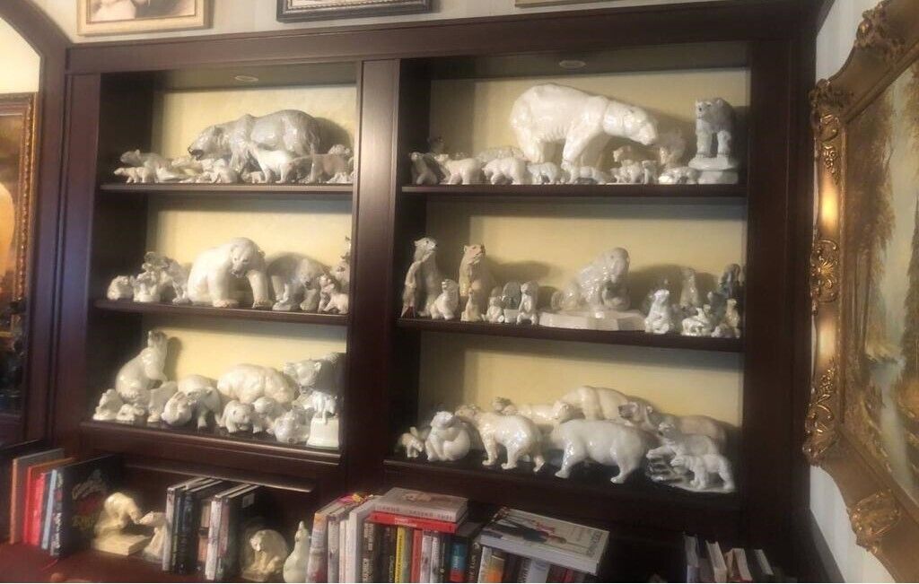 У Умки знайшли колекцію білих ведмедів