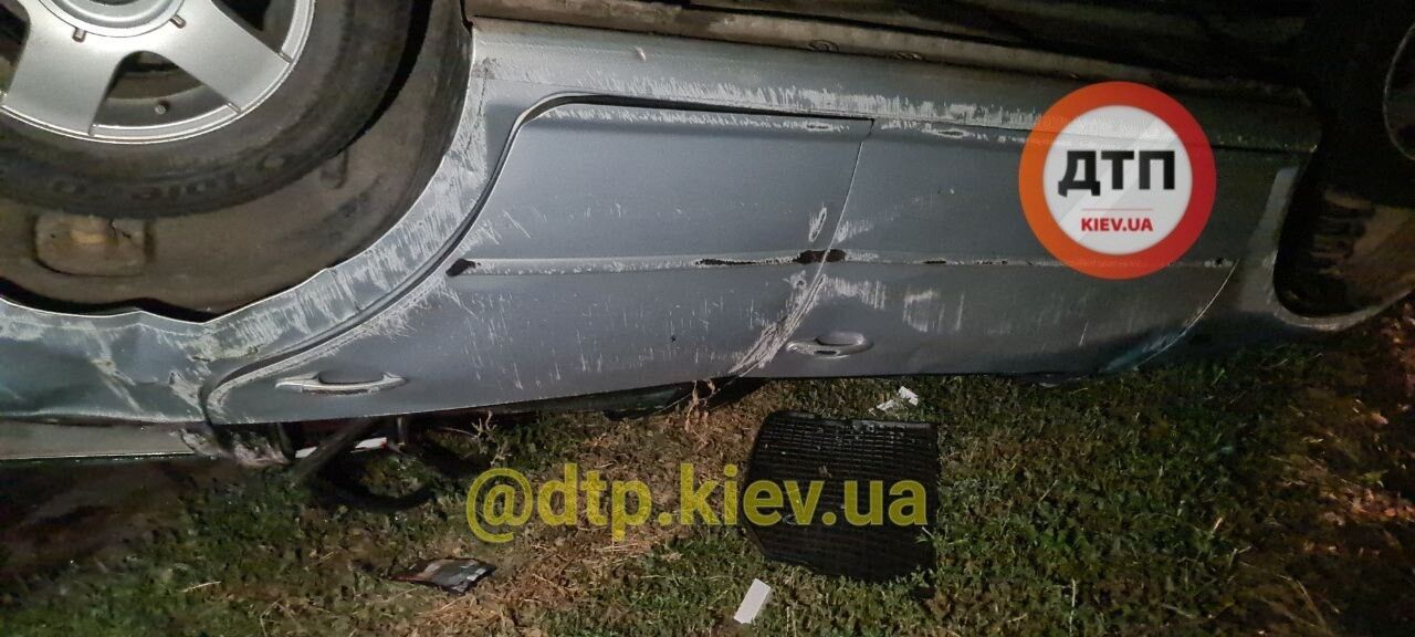 Внутри находилось 10 человек.