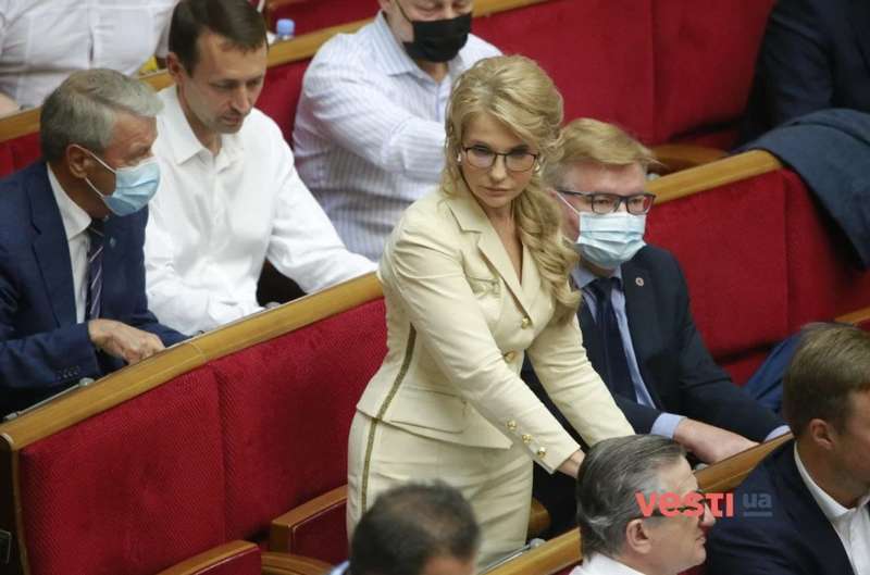 Тимошенко пришла в Раду с новой прической (фото) - 2 - изображение