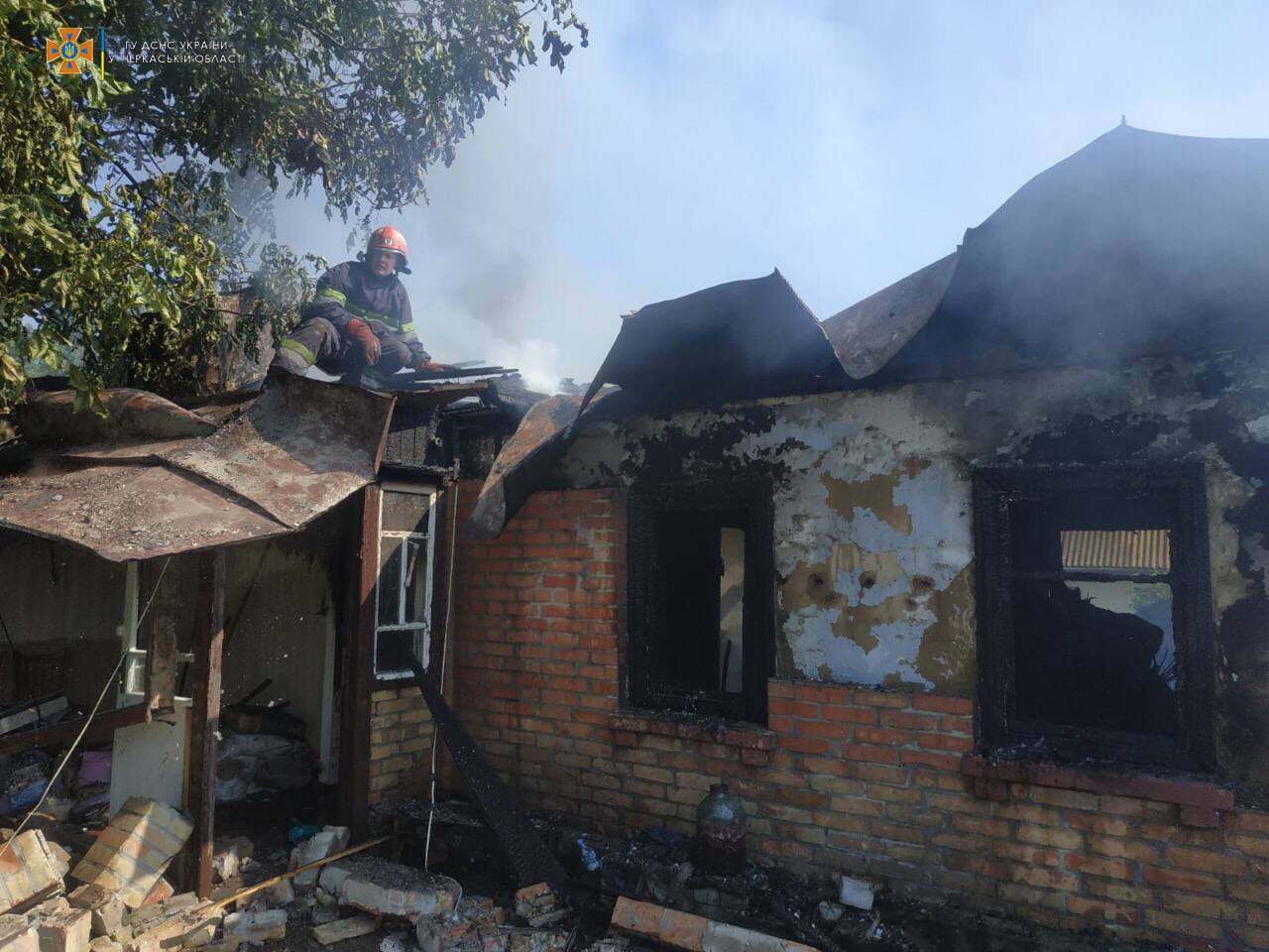 Под завалом спасатели обнаружили тело мужчины dqxikeidqxiqqeant