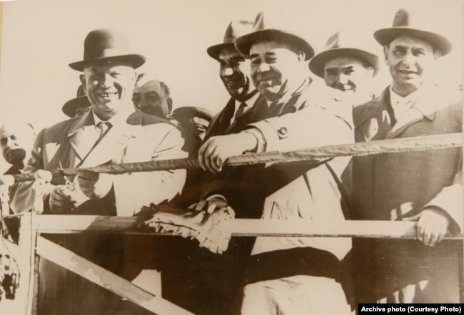 Никита Хрущев и Петр Шелест на открытии Северо-Крымского канала, 1963 год