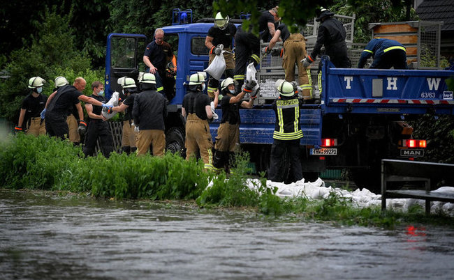 Германию затопило: 42 человека погибли, около 70 пропали без вести 15