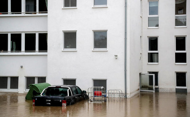 Германию затопило: 42 человека погибли, около 70 пропали без вести 22