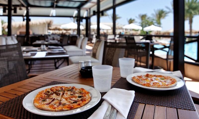 Туристам подают пиццу, чтобы они съели меньше дорогих продуктов