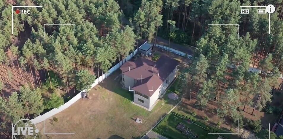 Как выглядит дом снаружи.