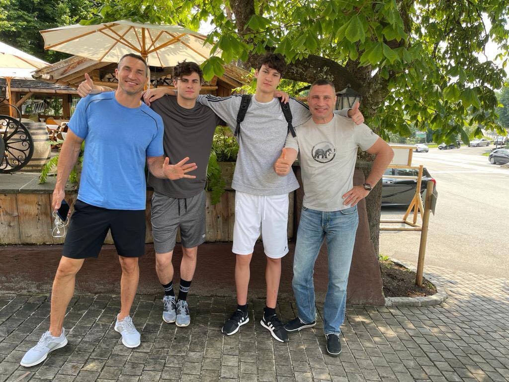 Кличко со своей семьей.