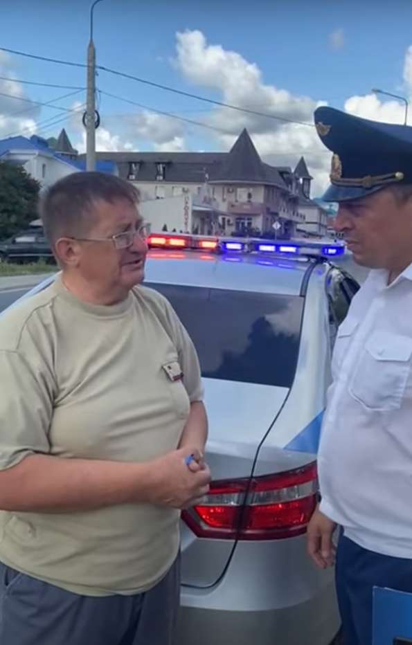 Виновник ДТП.