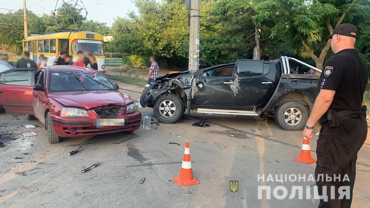 Водитель Mitsubishi въехал в Hyundai dqxikeidqxitkant