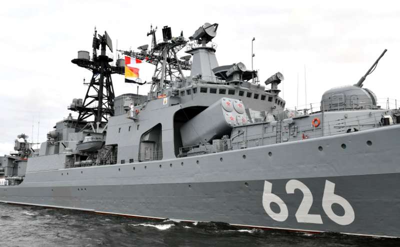 Российский крейсер.