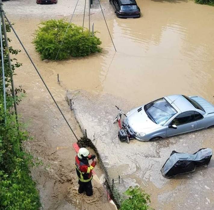 автомобіль