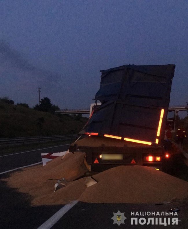 Рейсовый автобус Киев-Кишинев и грузовик столкнулись на Одесчине: один человек погиб, шестеро госпитализированы 02 dqxikeidqxiqqeant