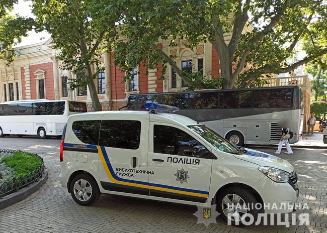 В горсовете Одессы искали бомбу, эвакуировали почти 200 человек 01 dqxikeidqxitkant